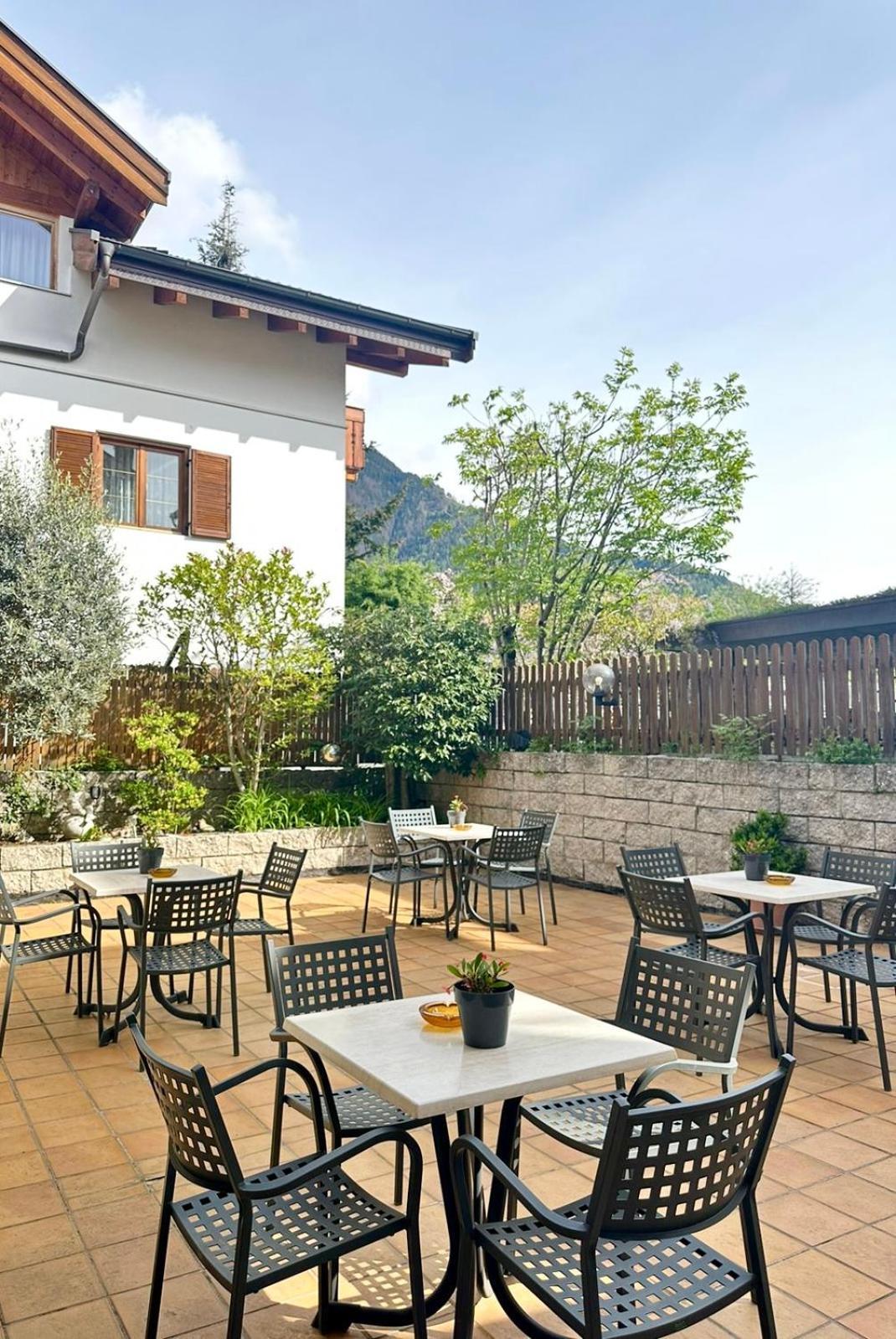 Garni Hotel Dorothea Tirolo Dış mekan fotoğraf