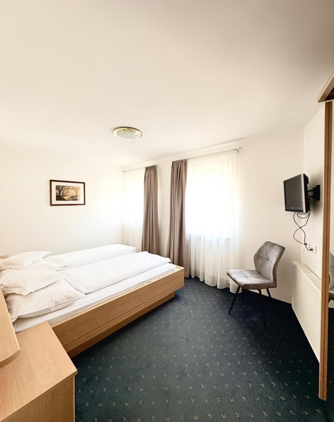 Garni Hotel Dorothea Tirolo Dış mekan fotoğraf