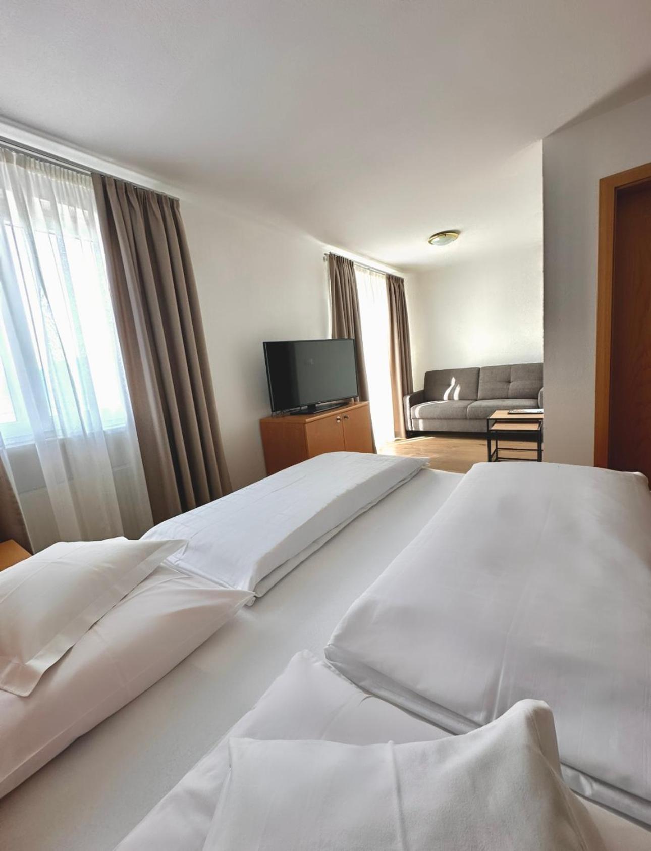Garni Hotel Dorothea Tirolo Dış mekan fotoğraf