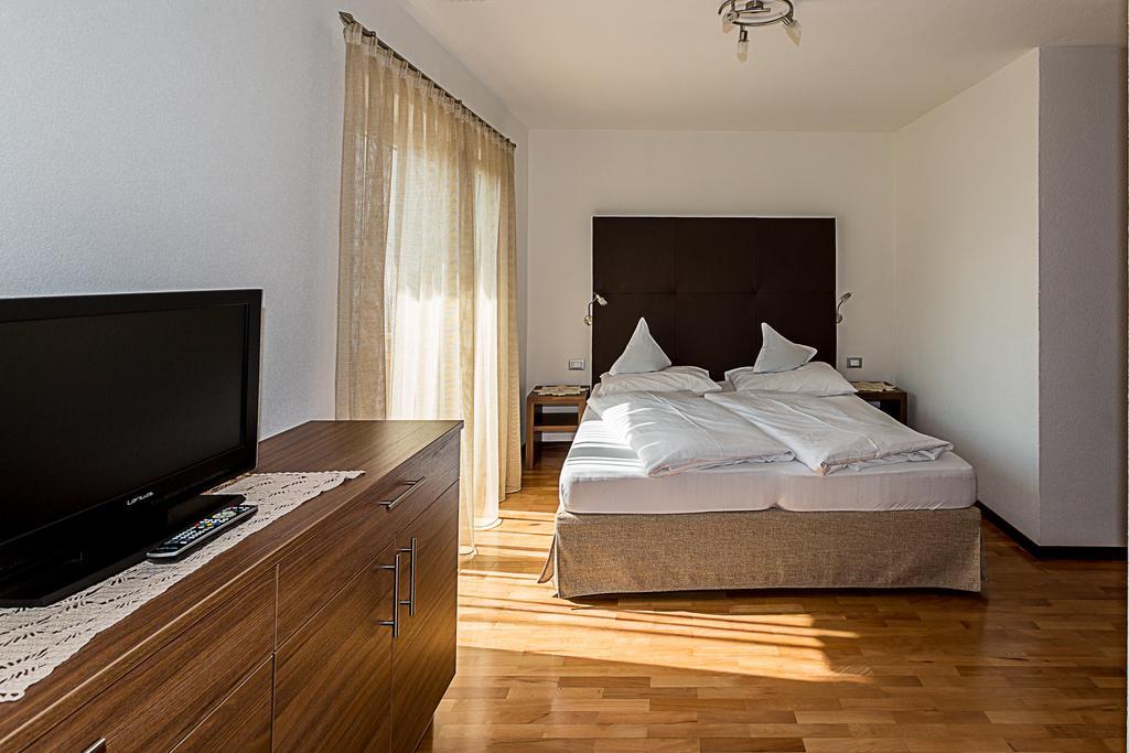 Garni Hotel Dorothea Tirolo Dış mekan fotoğraf
