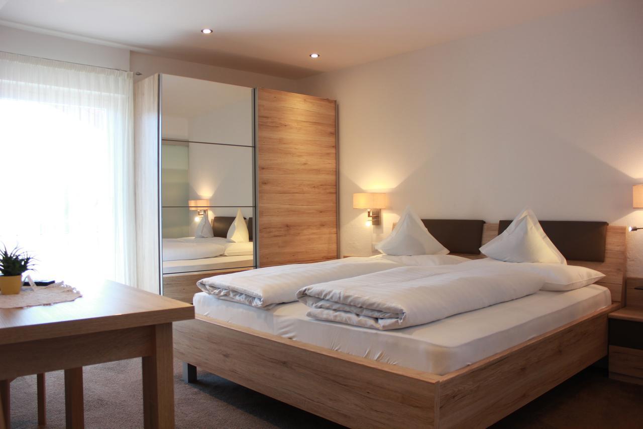 Garni Hotel Dorothea Tirolo Dış mekan fotoğraf